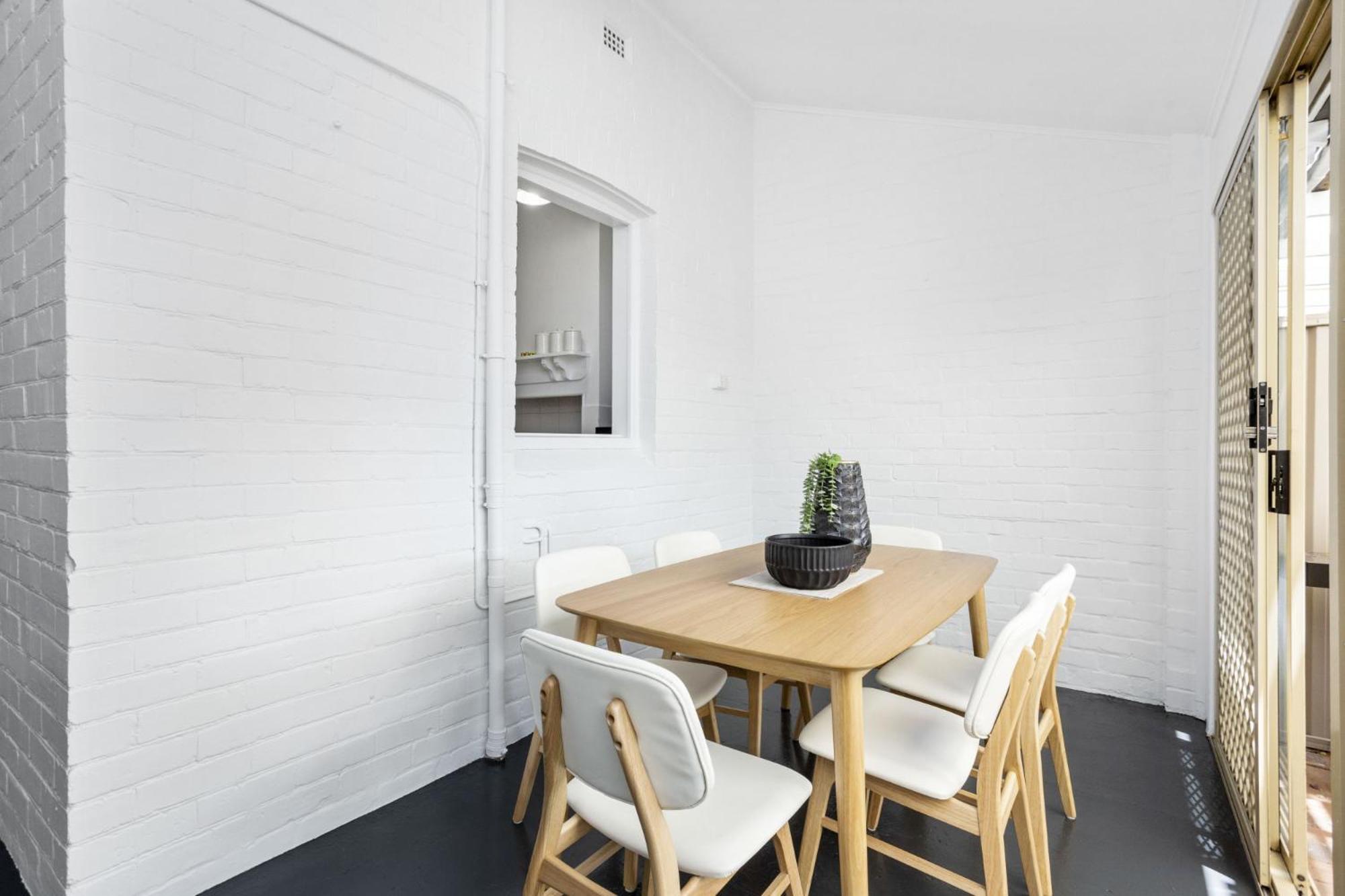 Holiday home Chic Semi-detached 2-bed With Outdoor Dining *