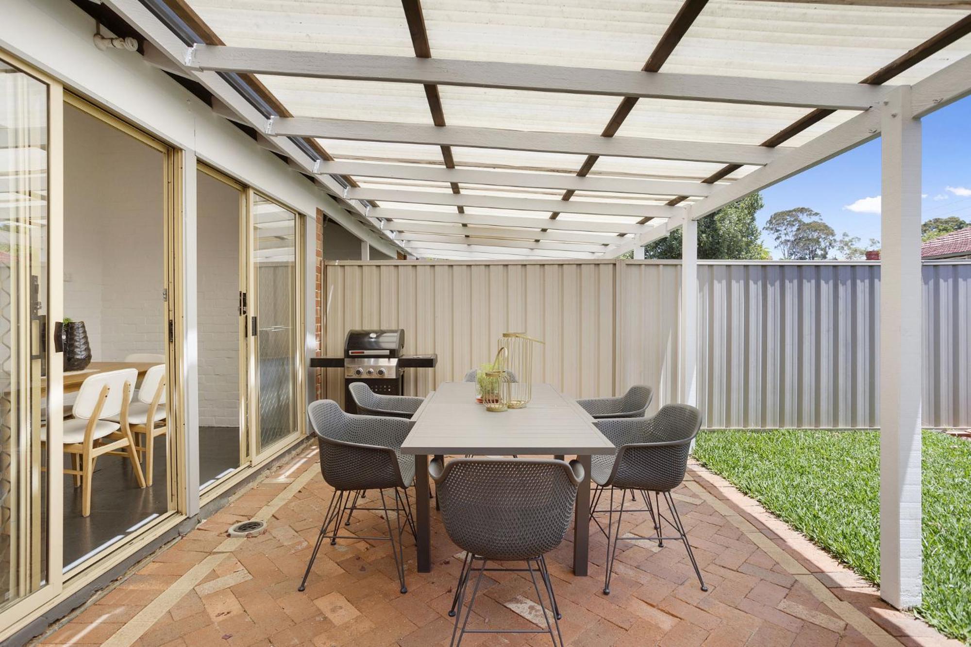 Chic Semi-detached 2-bed With Outdoor Dining *