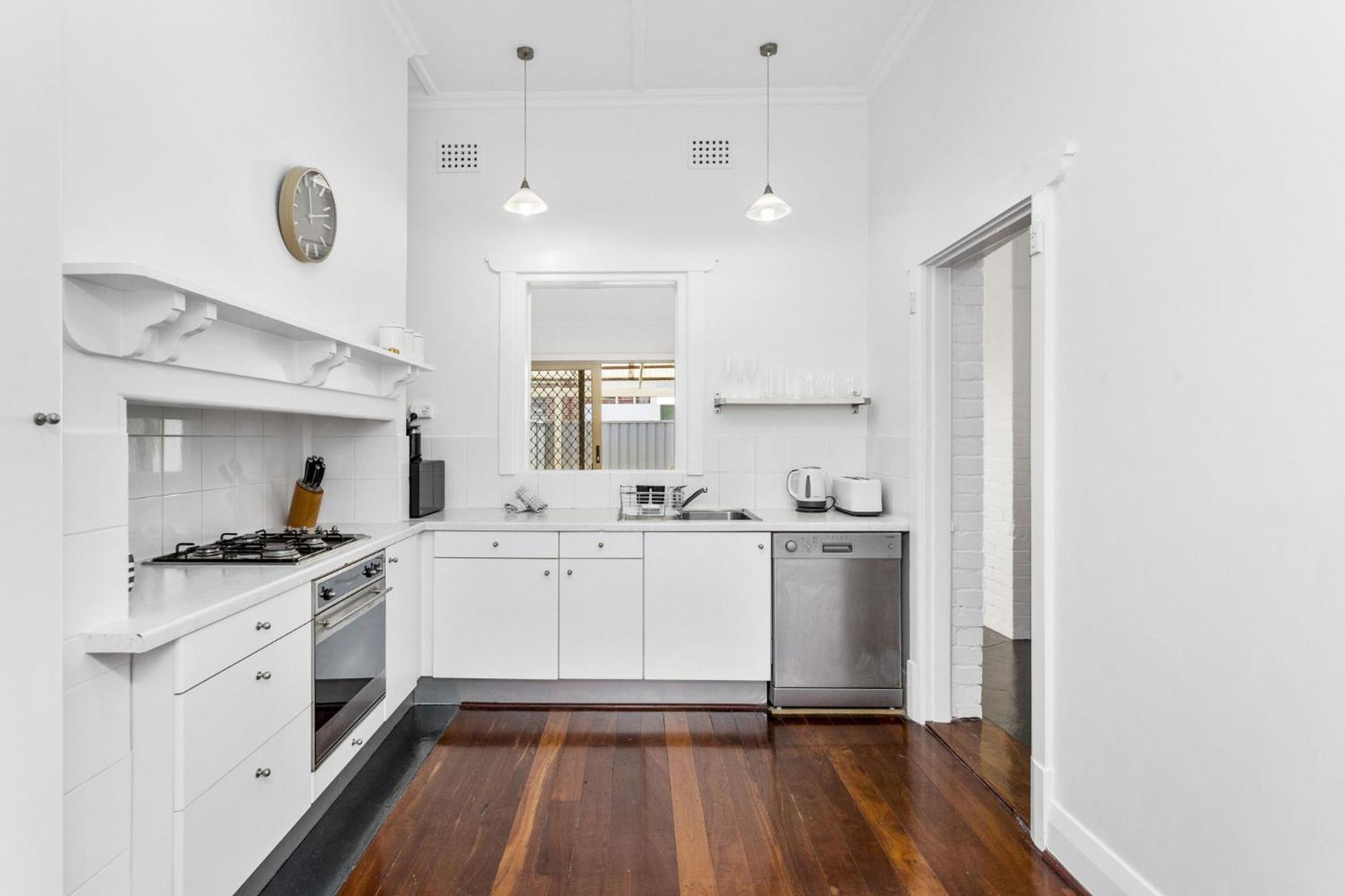 Holiday home Chic Semi-detached 2-bed With Outdoor Dining